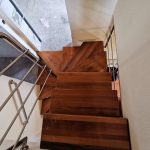 Scara pe structura din metal montata in Rusi-Munti